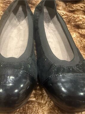 Vionic Size 11 Black Patent Leather Ballet Flats